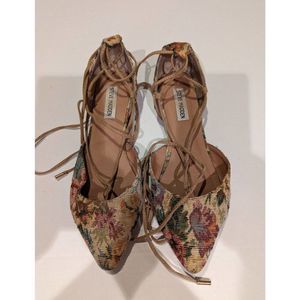 Steve Madden Walkie Floral Brocade Lace Up Strappy Flats Size 9